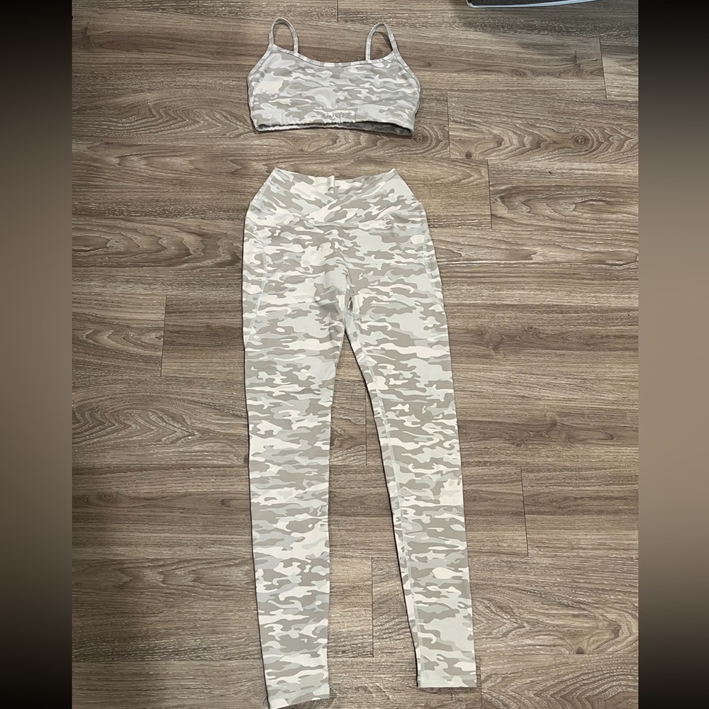 Alphalete White& Grey Camo leggings/ Sports Bra